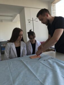 Майстер-клас «Техніка накладання косметичних швів»