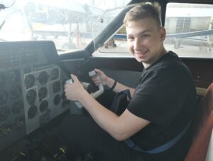 Екскурсія студентів факультету будівництва та архітектури на Авіаційний навчальний ангар НАУ