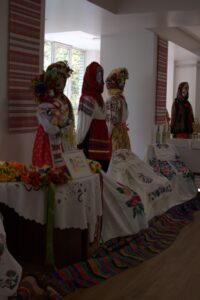 Відкриття виставки ростових ляльок-мотанок