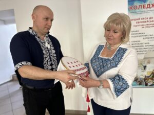Флешмоб і урочистості до Дня вишиванки