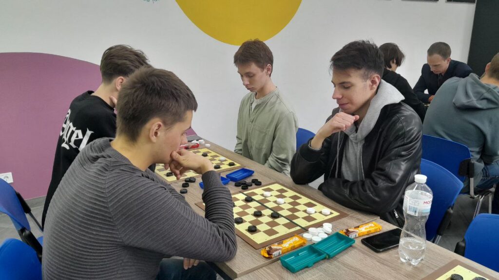 Студенти факультету будівництва та архітектури стали призерами турніру з шашок в VCENTRI HUB – Gallery Image 1