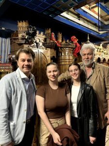 Перегляд вистави “Нетутешній” в ТЮГ на Липках
