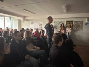 У гостях у КиМУ – американський волонтер і професійний військовий Уокер Хелоун