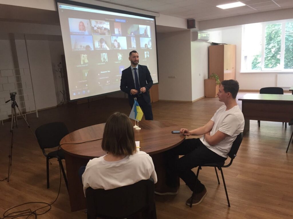 Участь студентів у науково-практичній грі «Політичні дебати» – Gallery Image 1
