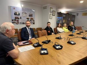 Зустріч з екс-послом України – Олександром Овчаровим