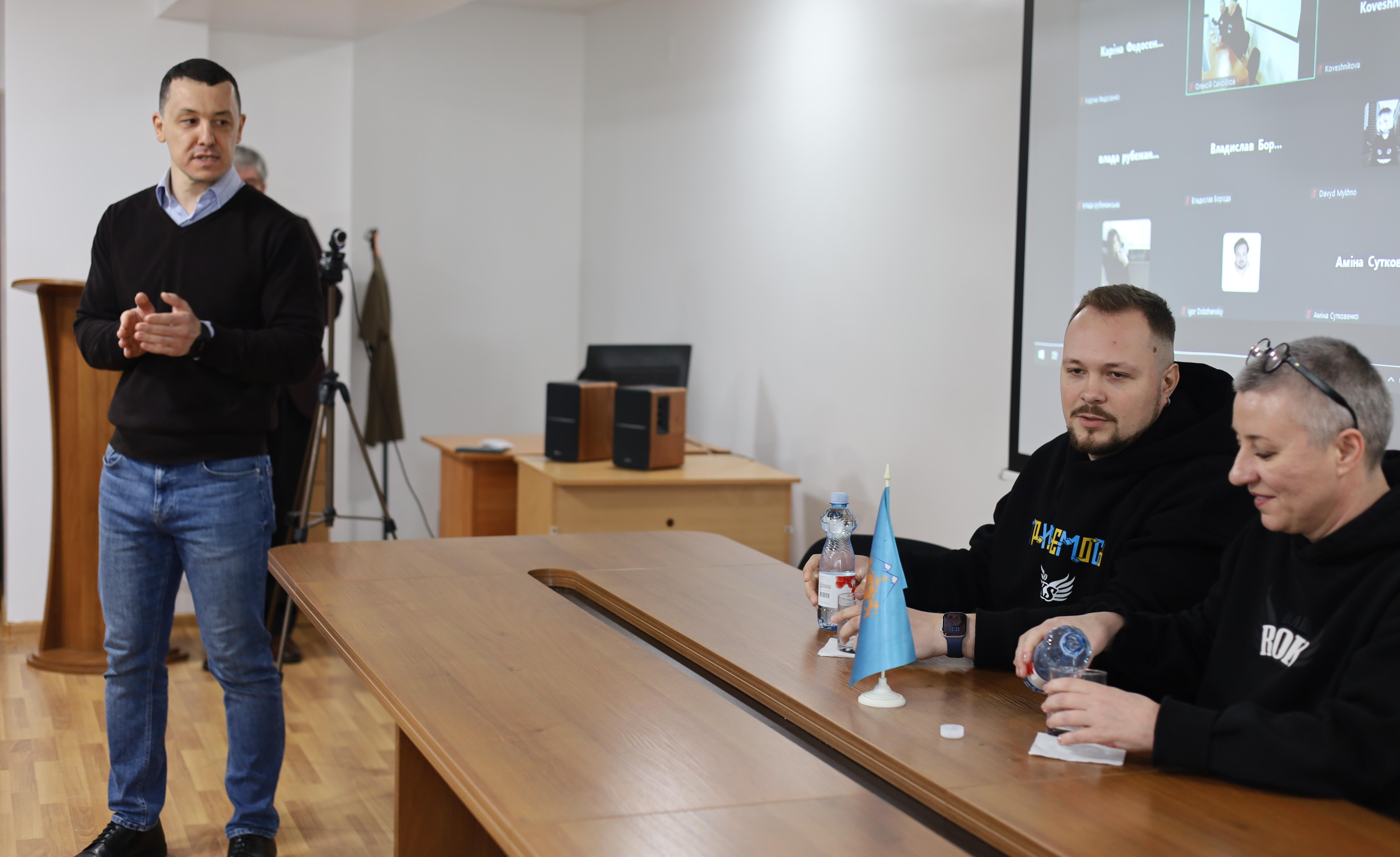 Ведучі ранкового шоу радіо ROKS  «Камтугеза» в КиМУ – Featured