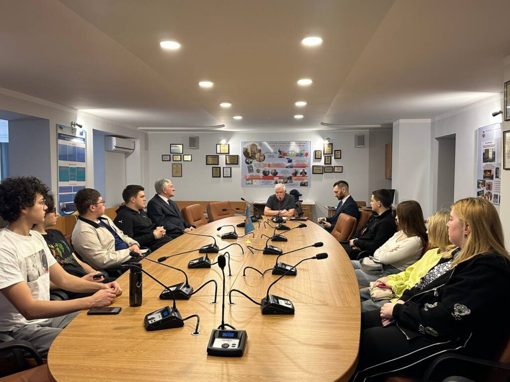 Зустріч з екс-послом України – Олександром Овчаровим – Image