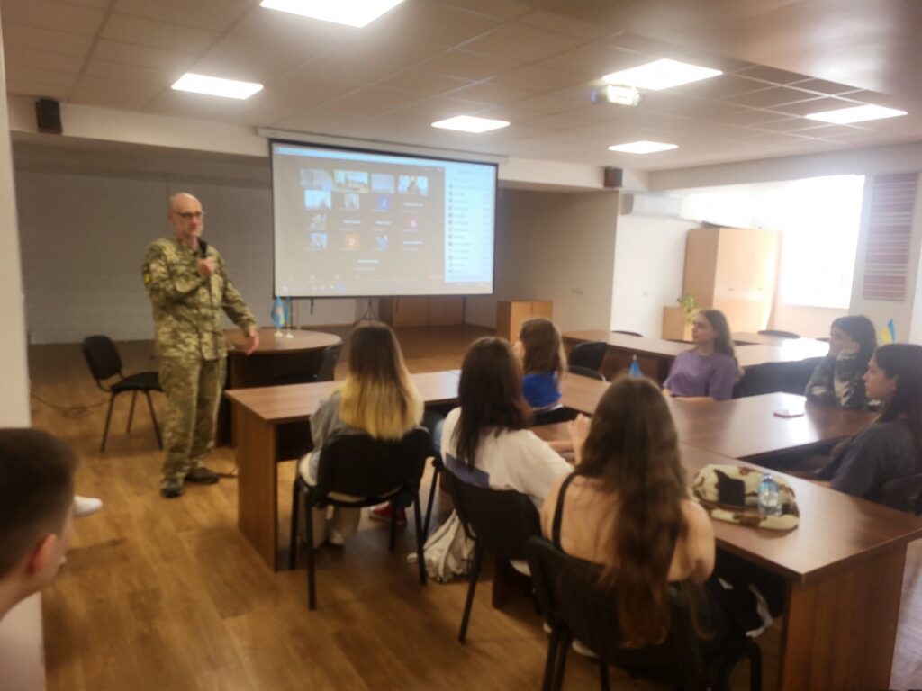 Зустріч із відомим перекладачем-синхроністом України Максимом Козубом – Image