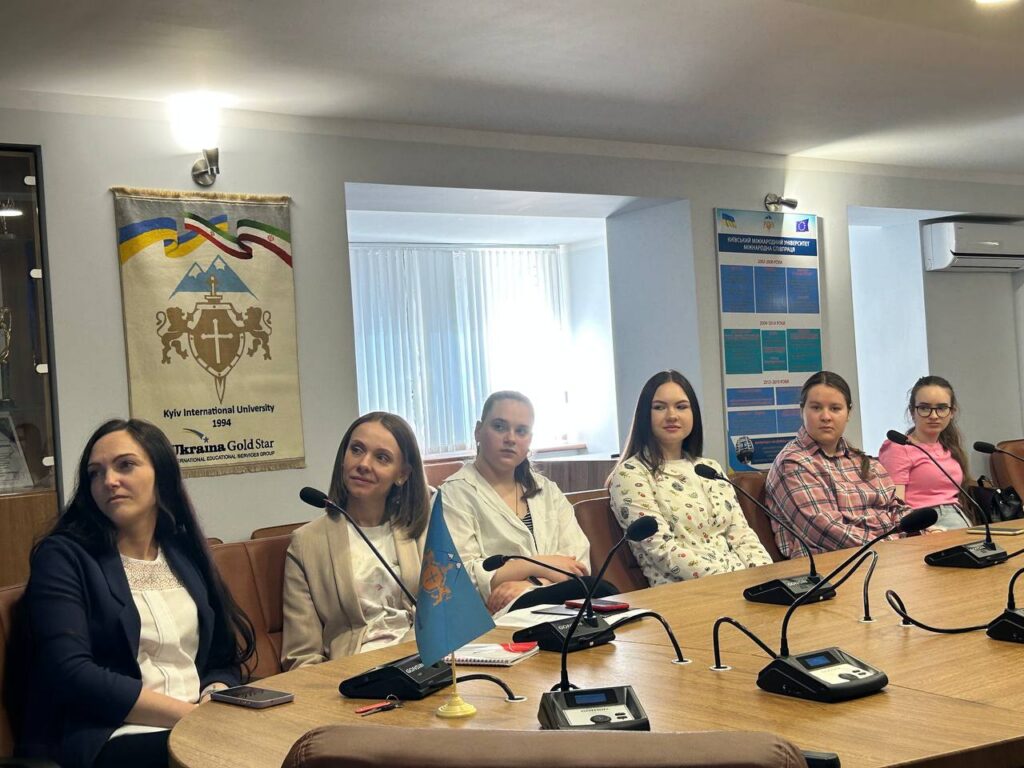 Зустріч із досвідченою перекладачкою Даною Турчаніновою – Image
