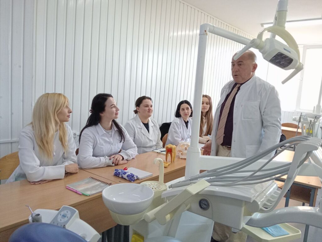 Майстер-клас «Препарування під металеву штамповану коронку» – Image