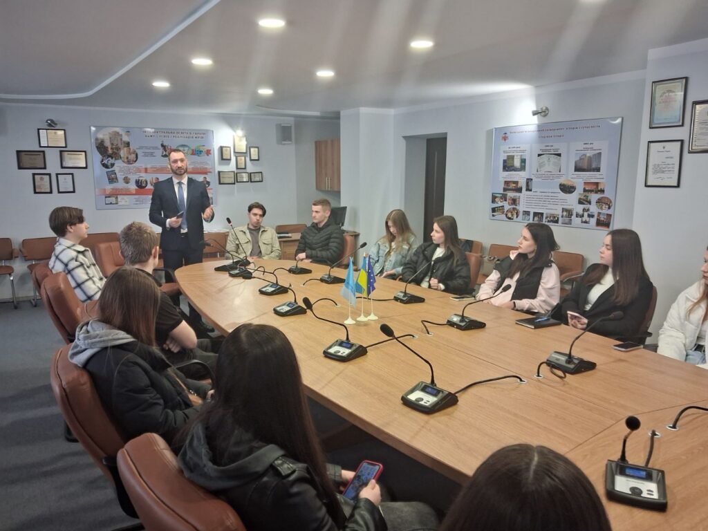 Науково-практична гра «Парламентські дебати» – Image
