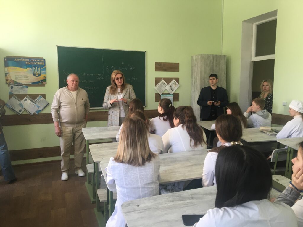 Партнерський візит викладачів і студентів КиМУ до Прилуцького фахового медичного коледжу – Image