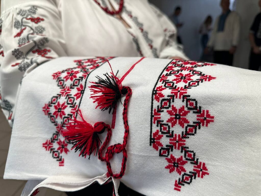 Флешмоб і урочистості до Дня вишиванки – Image