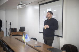 Зустріч із журналістом Володимиром Золкіним