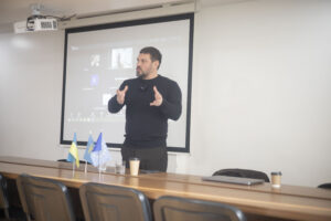 Зустріч із журналістом Володимиром Золкіним