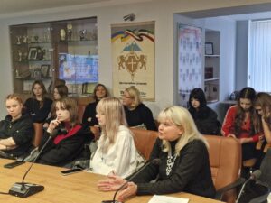 Круглий стіл «Літературні ювіляри листопада»