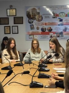 Круглий стіл «Літературні ювіляри листопада»
