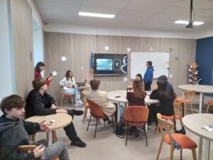 Відкрита лекція в освітньому закладі MIDGARD