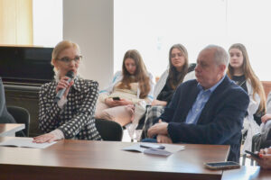 Форум  «Ціна безсонної країни»