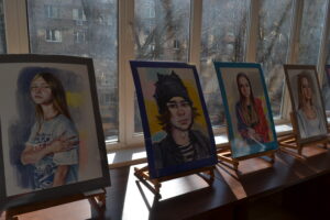 Відкриття виставки портретів студентів, написаних Сергієм Позняком