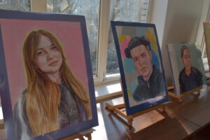 Відкриття виставки портретів студентів, написаних Сергієм Позняком