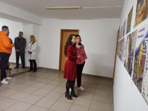 Виставка колажів “Українське відродження ХХ століття очима молоді”