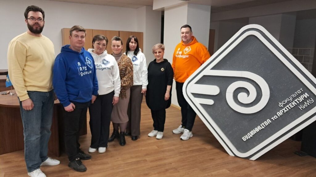 Головна фотографія
