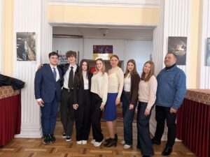 Тиждень ННІ міжнародних відносин та права: відвідування вистави «Блискуча ідея»