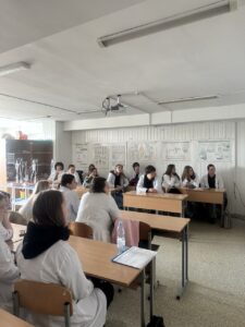 Майстер-клас бойового медика ЗСУ Анастасії Полуденої для студентів-медиків