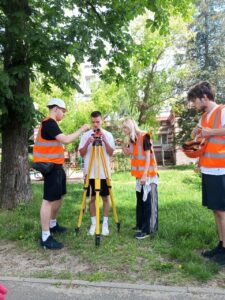 Геодезична практика на факультеті будівництва та архітектури і Фаховому коледжі КиМУ