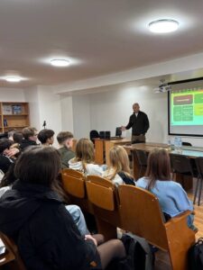 Зустріч студентів Університету та Фахового коледжу КиМУ із заступником гендиректора NovaPay Віталієм Шулеповим