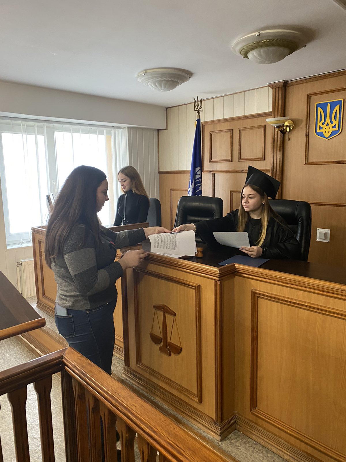 Круглий стіл до Дня працівників адвокатури на тему:   «Участь адвоката в судовому процесі»